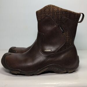 MMerrell's forecast Vibram PolarTec waterproof  boots women's size 6.5 EU 37